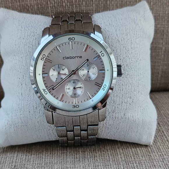 Liz Claiborne Men Wristwatch Silver Tone Multi Functional Analog Watch Read desc - Picture 3 of 12